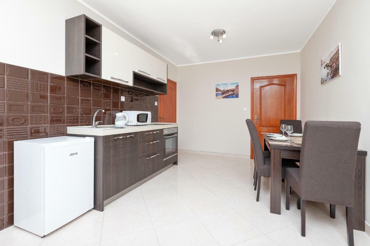 Apartments Donkovic โกตอร์ ภายนอก รูปภาพ