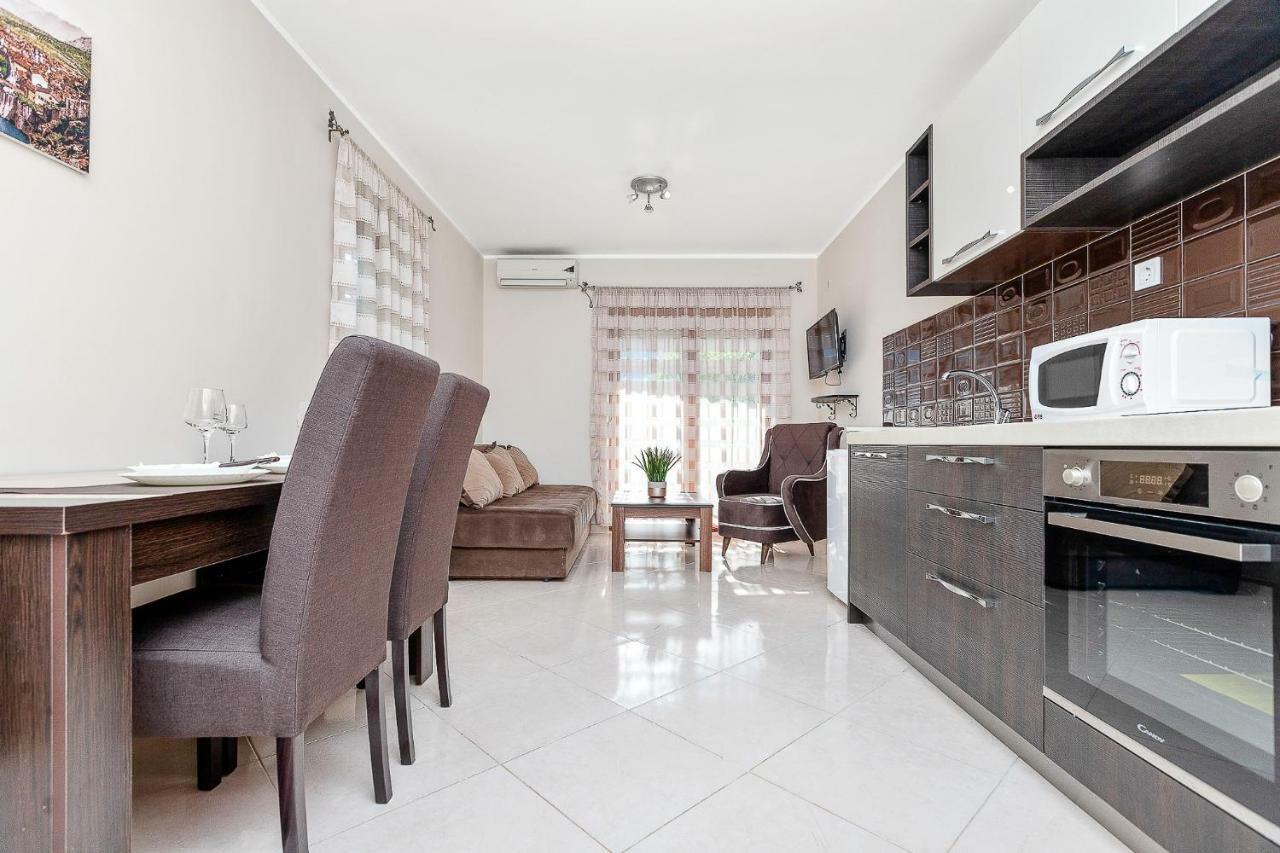 Apartments Donkovic โกตอร์ ภายนอก รูปภาพ